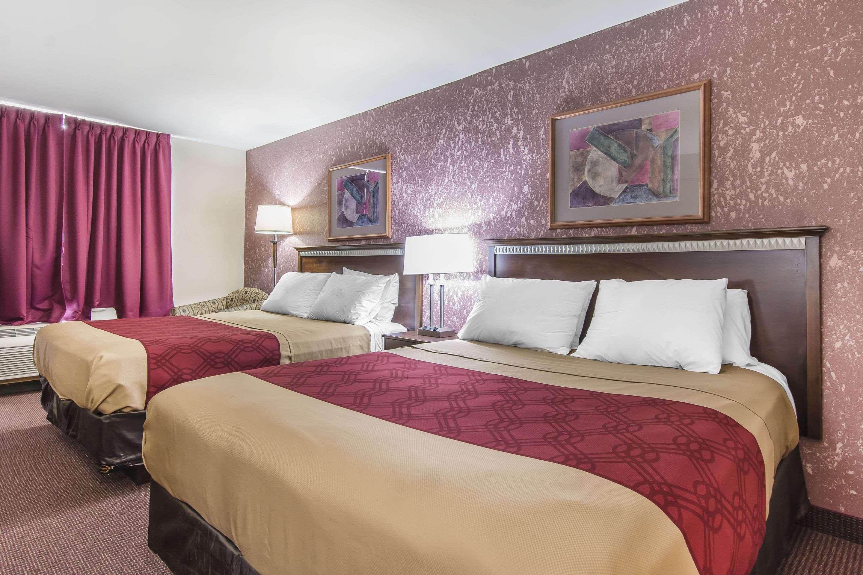 Econo Lodge Орилия Екстериор снимка