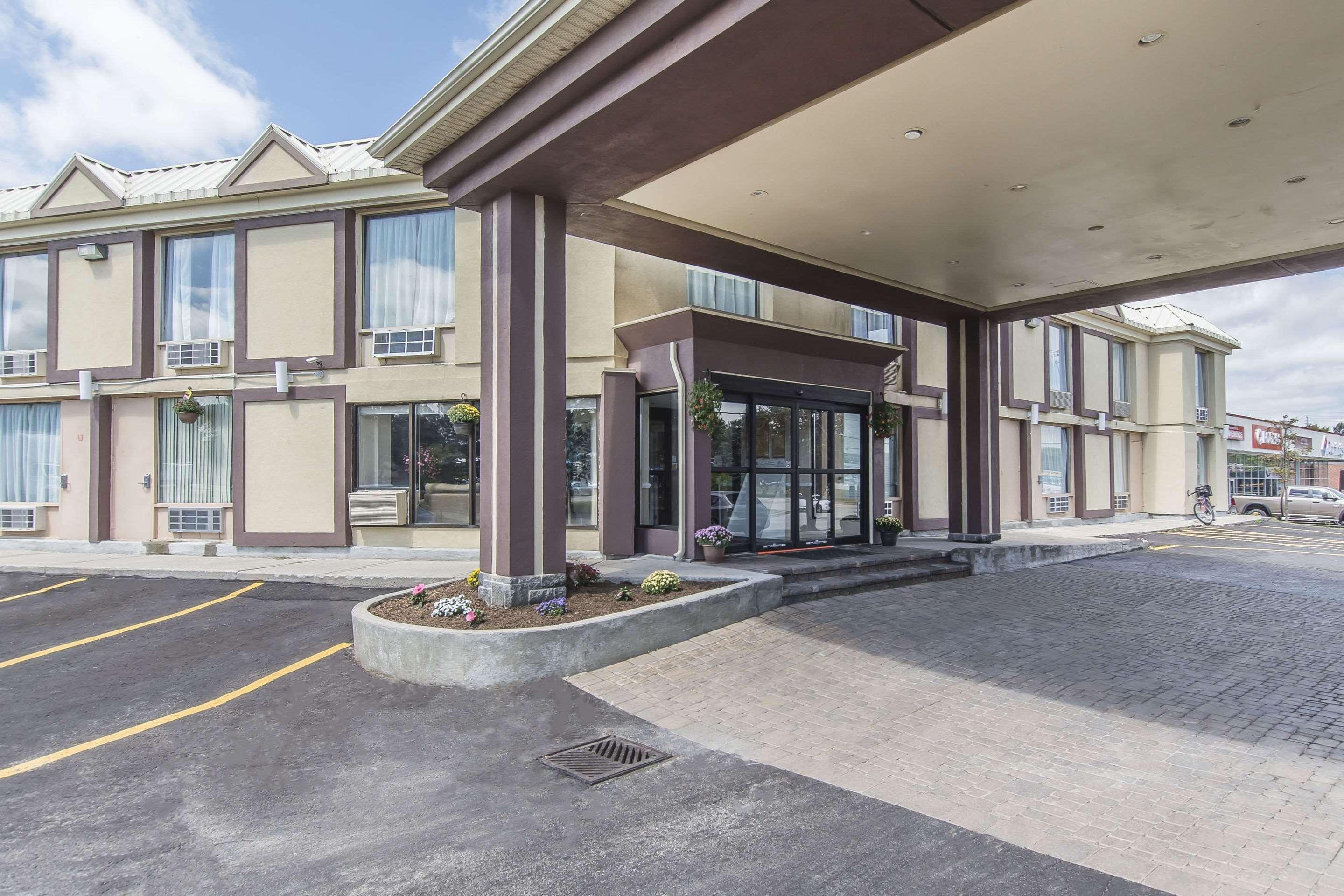 Econo Lodge Орилия Екстериор снимка